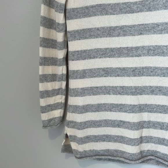 Athleta Backcountry Cashmere Gray Ivory Striped Sweater Crewneck Womens Large - Picture 15 of 16